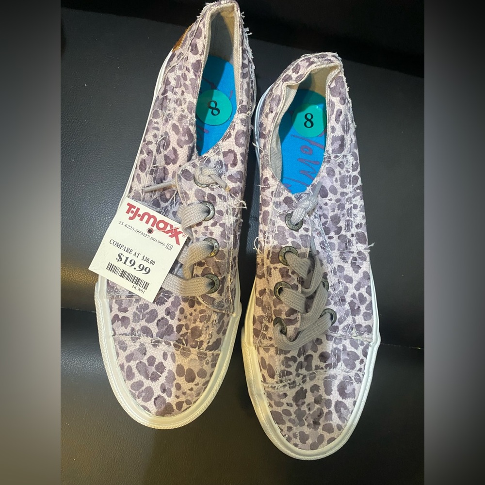 NWT Blowfish brand womens sneakers in gray snow leopard